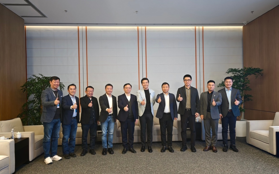 蔚来李斌、长城魏建军为什么没来新一代小米SU7发布会?雷军回应