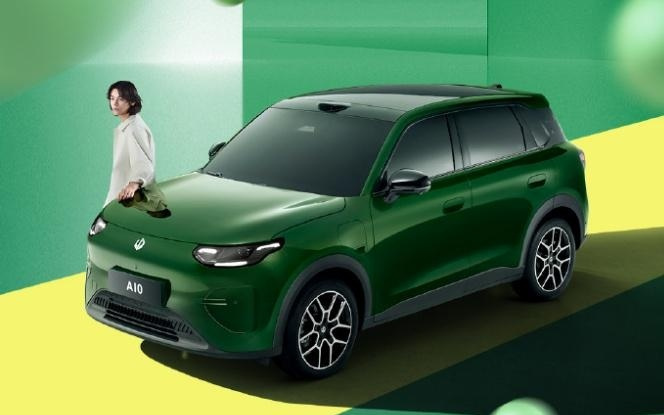 零跑A10纯电小型SUV首秀：激光雷达+高通芯片，续航超500km