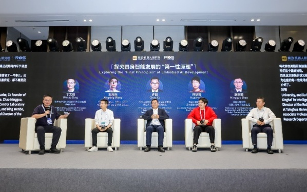 观察｜数据驱动？模型驱动？什么是决定机器人发展的关键变量