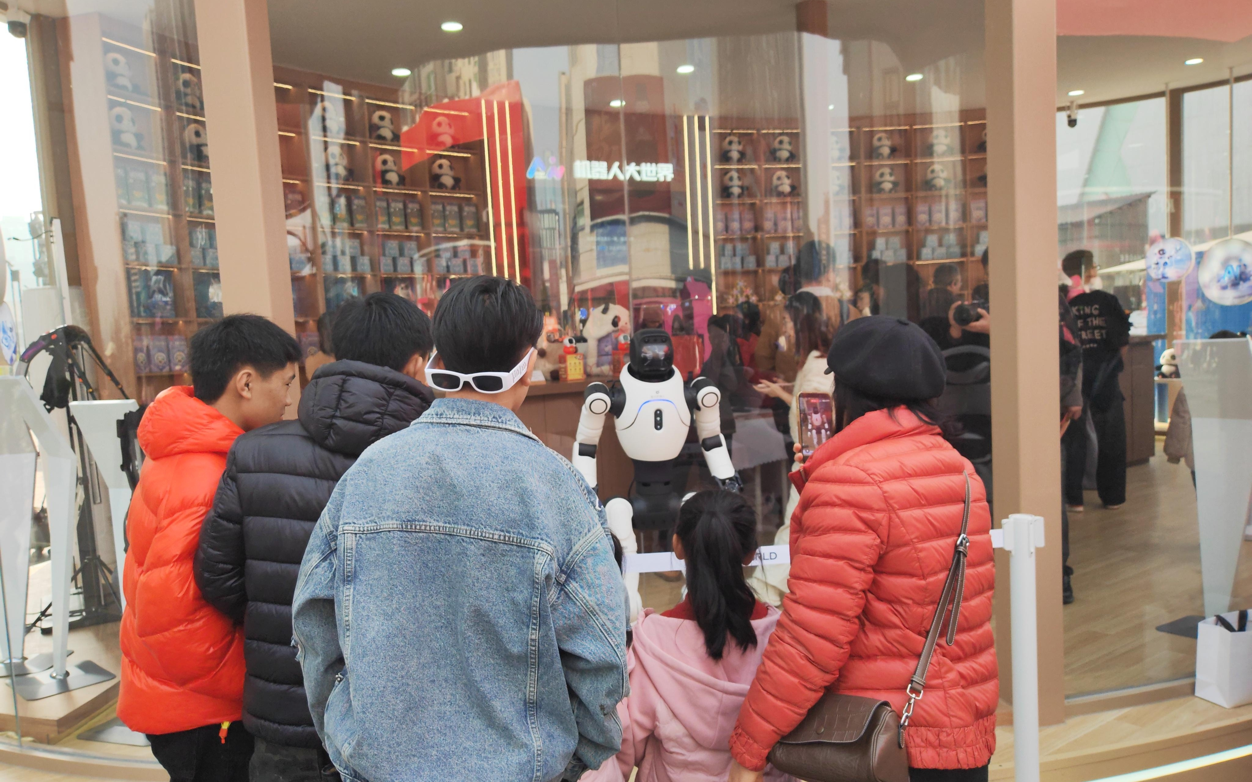 这个年“智”感十足——当传统新春邂逅前沿科技