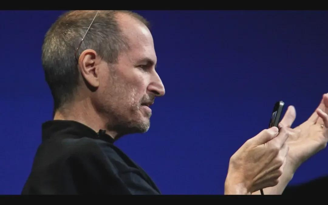 “活成丰田”的苹果又卖爆了,谁在边骂边买?