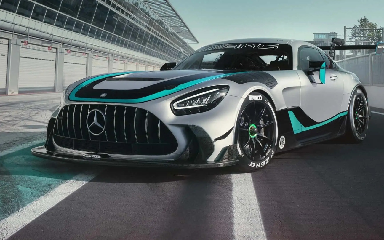 奔驰“迄今最强”AMG GT登场：双涡轮4.0升V8发动机，爆发818马力
