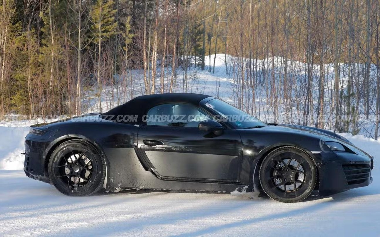 保时捷718纯电版被拍到开启第四轮冬测，研发周期破纪录