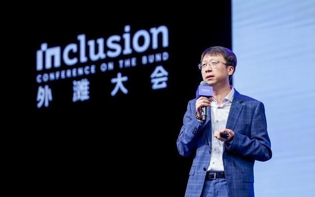 从前沿想象到AI落地，创新如何重塑增长｜外滩大会首日观察