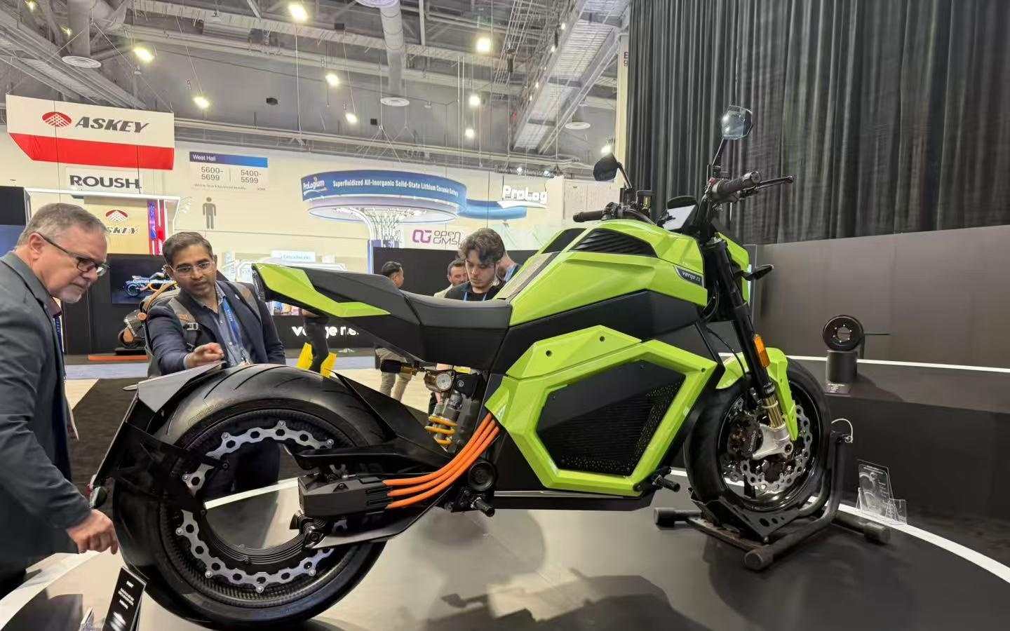 不用锂，无稀土？独家揭秘“全球首款”可量产全固态电池