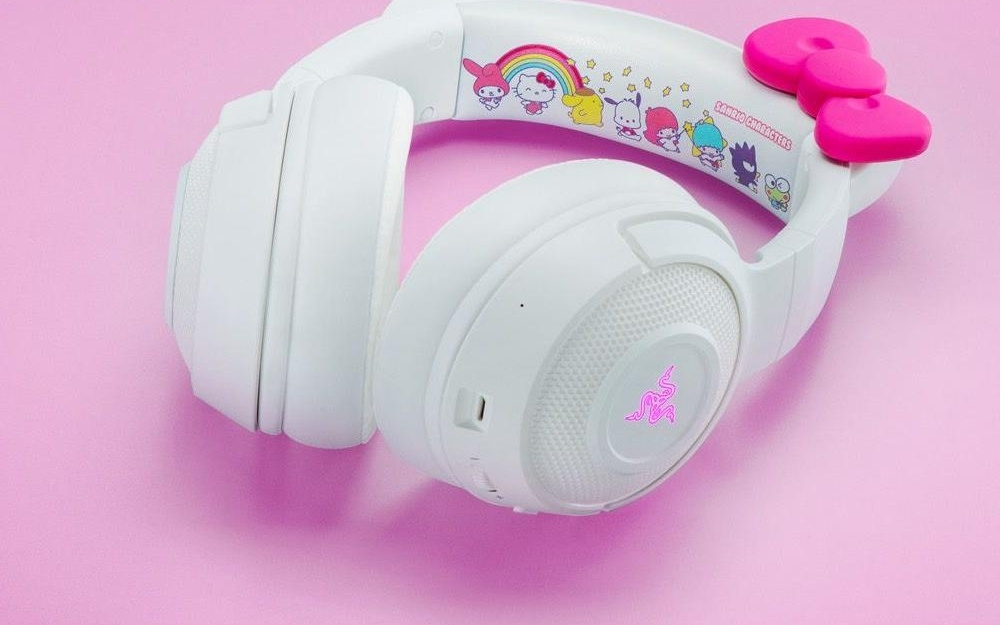 雷蛇推出玫瑰金特别款Hello Kitty联名北海巨妖萌猫版V2耳机
