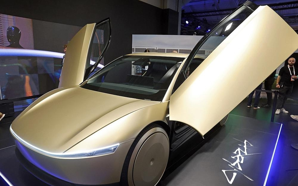 马斯克：明年一季度推第三代人形机器人，二季度Cyber​​cab投产
