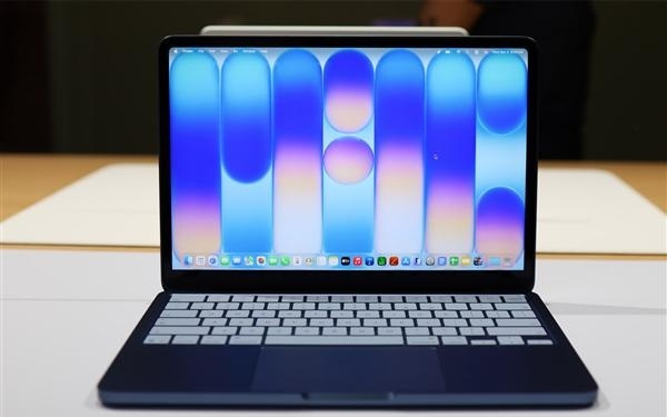 苹果A18 Pro解锁新技能：能跑Windows系统 年度神U实至名归