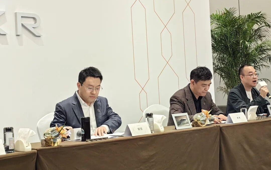 极氪，攻向“BBA”腹地