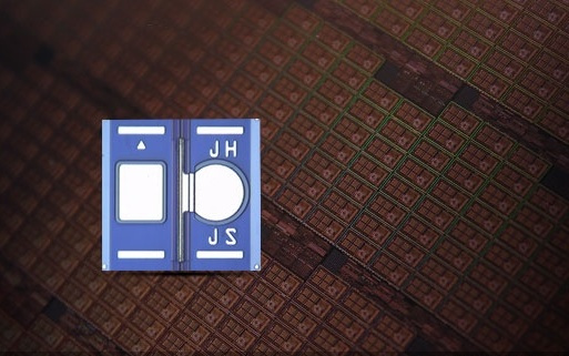 AI淘金热下的“光源心脏”：源杰半导体冲刺“A+H”上市