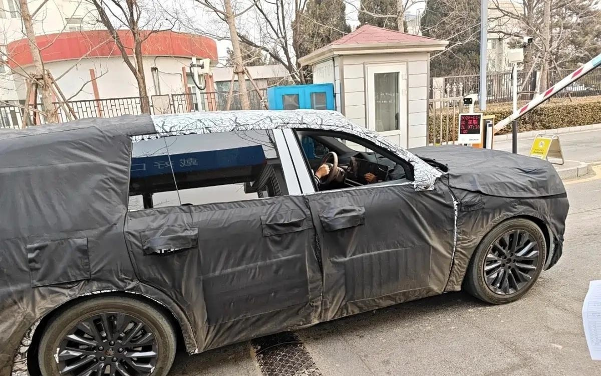 全新理想L9谍照曝光，取消方向盘小屏