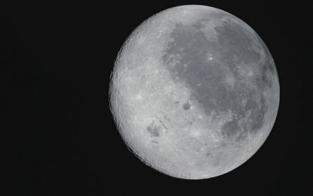 打破人类距离地球最远飞行纪录