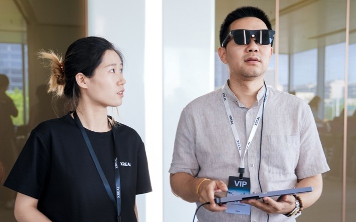 AR眼镜逼近“iPhone时刻”，上海领跑“百镜大战”
