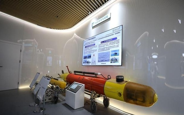 东南大学124年科研家底集中展出，国内首台初代机器人长这样