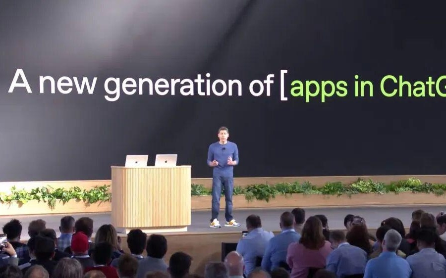 ChatGPT三周年，那个“对话模型”如何重构我们的世界