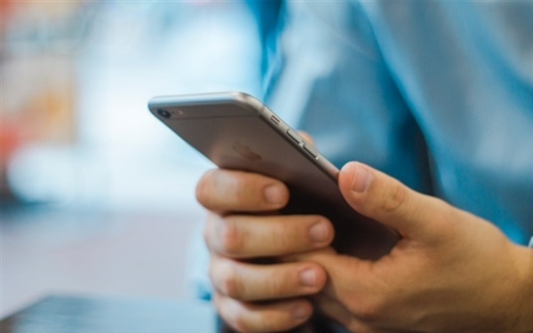 心里发慌！华强北商家2万部手机压仓：废旧回收价却暴跌三成