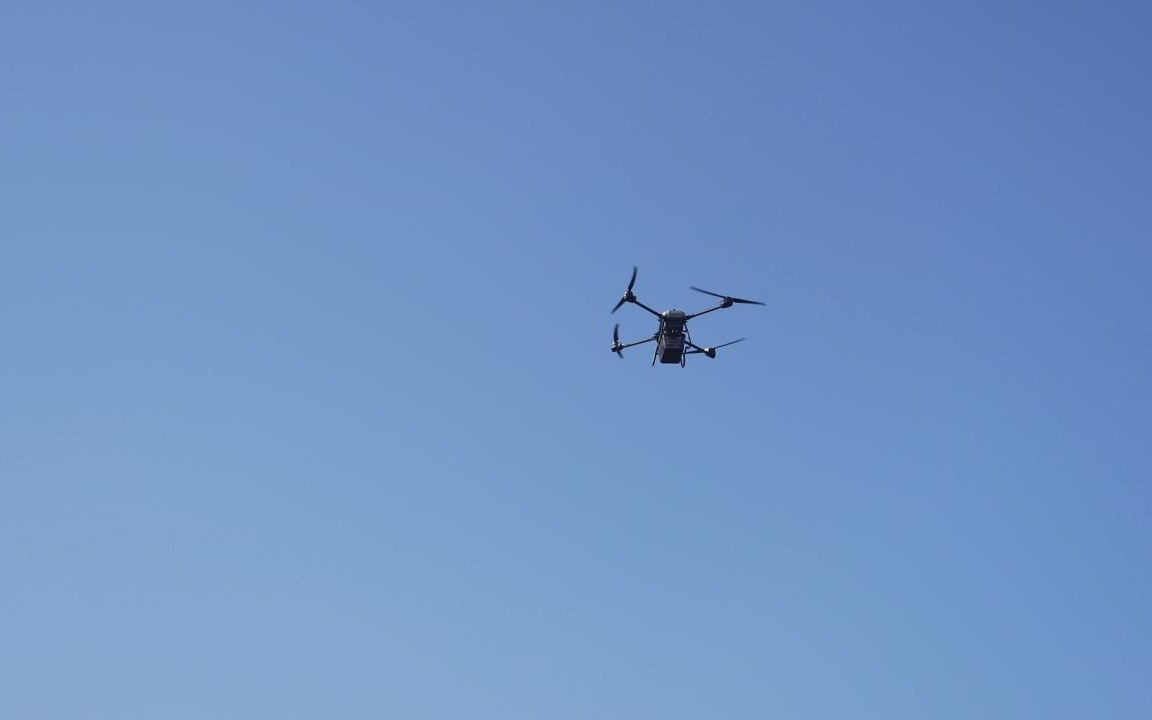 载重40公斤、能抗7级风，无人机“新农具”交付！