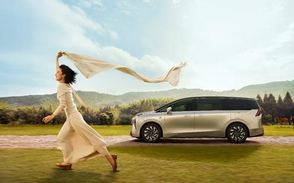 MPV市场迎来大结局！至境世家上市43.99万起，定义旗舰MPV标准的依然是别克