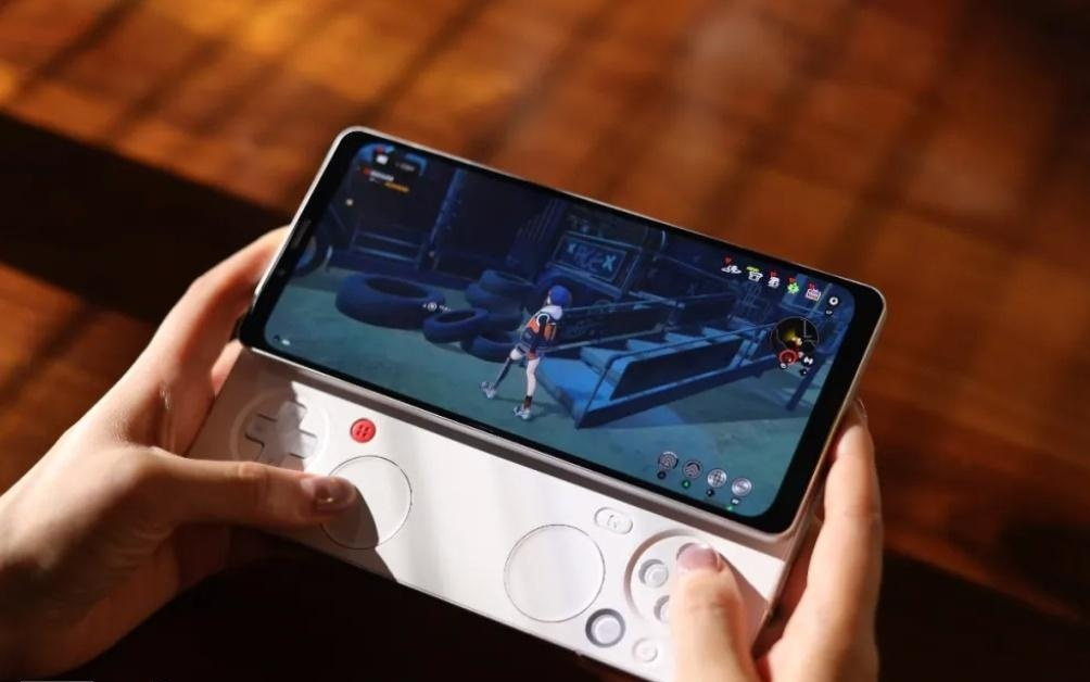 AYANEO Pocket PLAY游戏手机官宣搭载天玑9300处理器