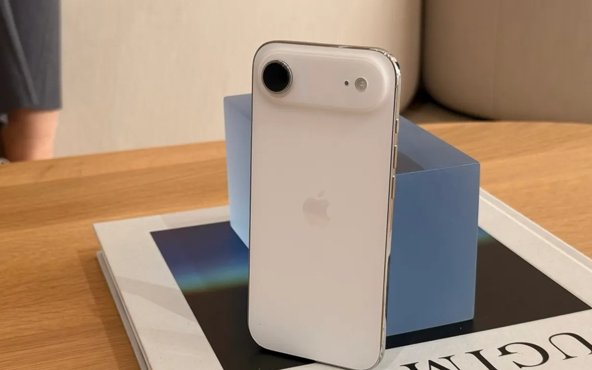 库克力挺 2025 款 iPhone：Air 续航出色