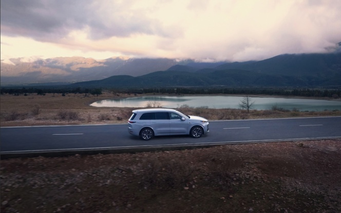 研发投入超百亿元创历史新高 全新一代理想L9具身智能旗舰SUV将至