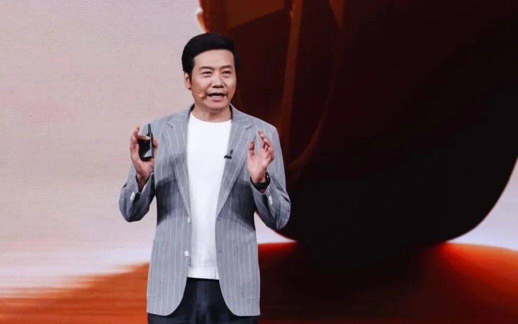 雷军辞任金山云董事长,邹涛接棒,公司2025年净亏损9.44亿元