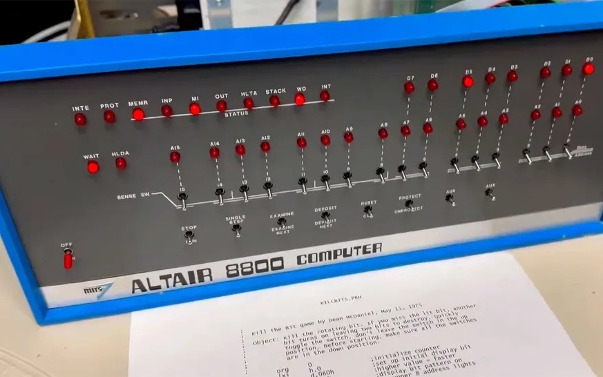 沉睡52年终开机：1974年产Altair 8800运行其首个程序