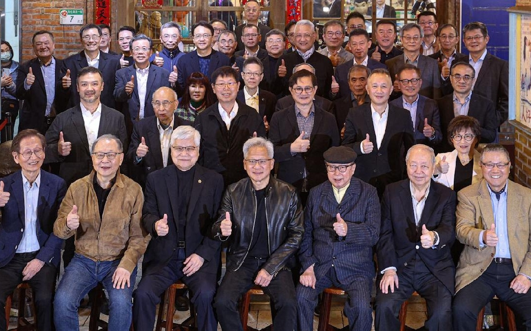 黄仁勋台北“夜宴”:2026年仍将是AI供应链极度吃紧的一年?