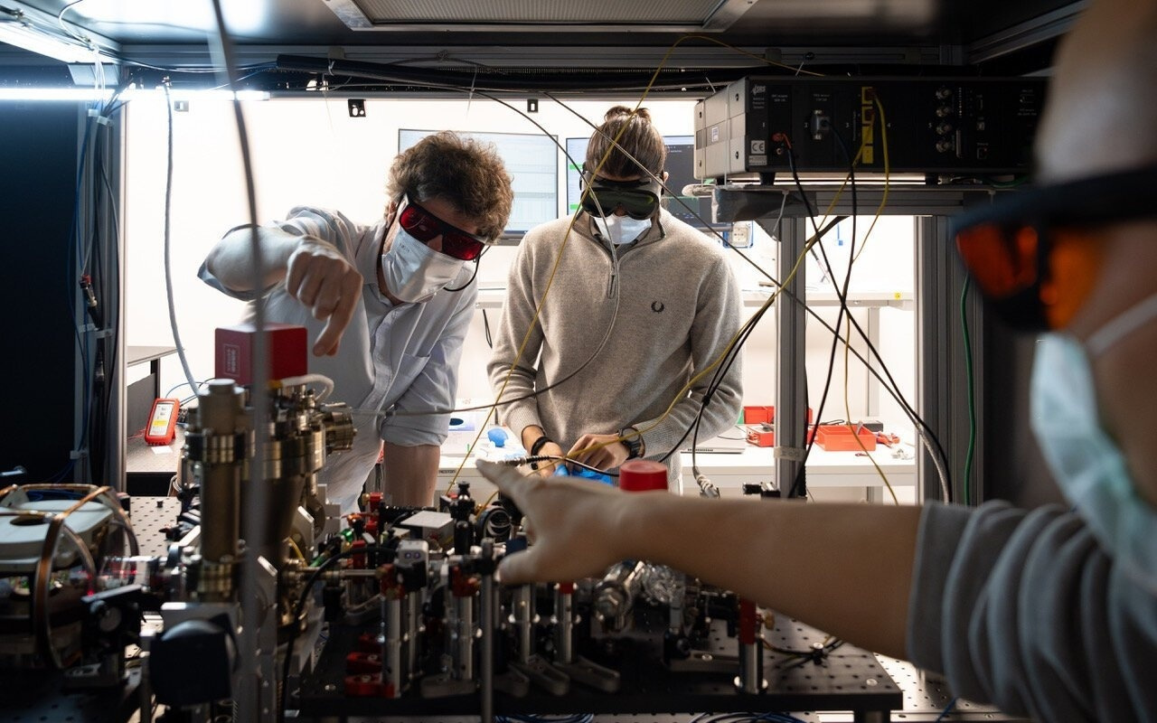 新方法几微秒内完成单原子清晰成像