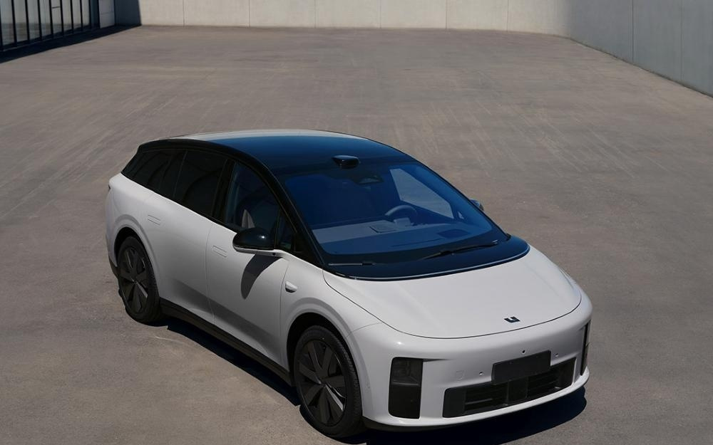 比亚迪成最大赢家！小米紧追问界理想，2025年中国车市成绩单来了