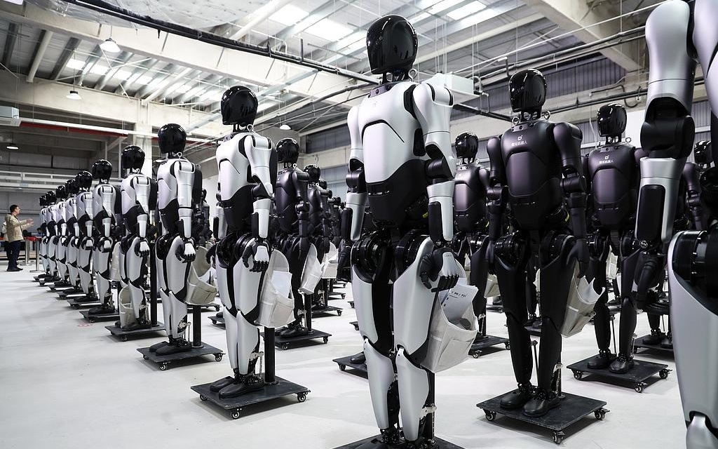 ‌卧安机器人二度递表港交所，IPO前扭亏获李泽湘加持，超六成收入依赖Amazon平台