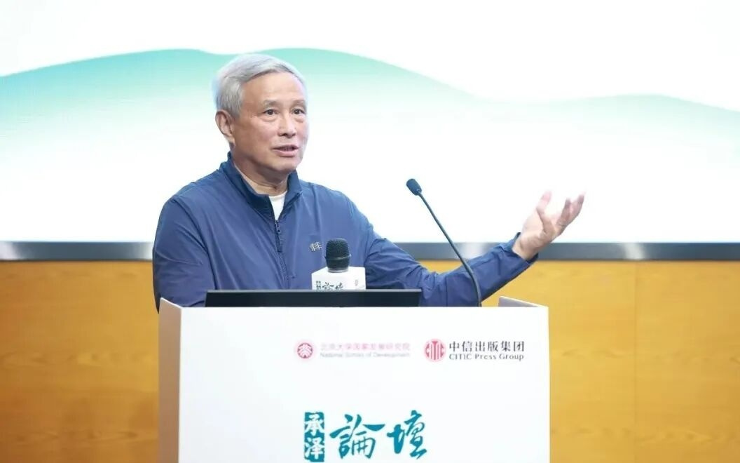 对话周其仁：AI替代不了“你真正的喜欢”