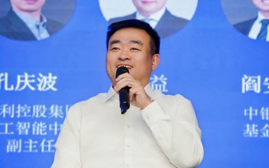灵境智源肖益：机器人“脑”标准现在最紧缺