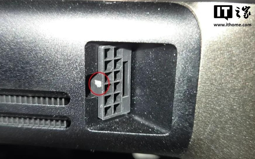 用户称RTX 5080电源接口卡扣脱落，英伟达拒绝为其更换显卡