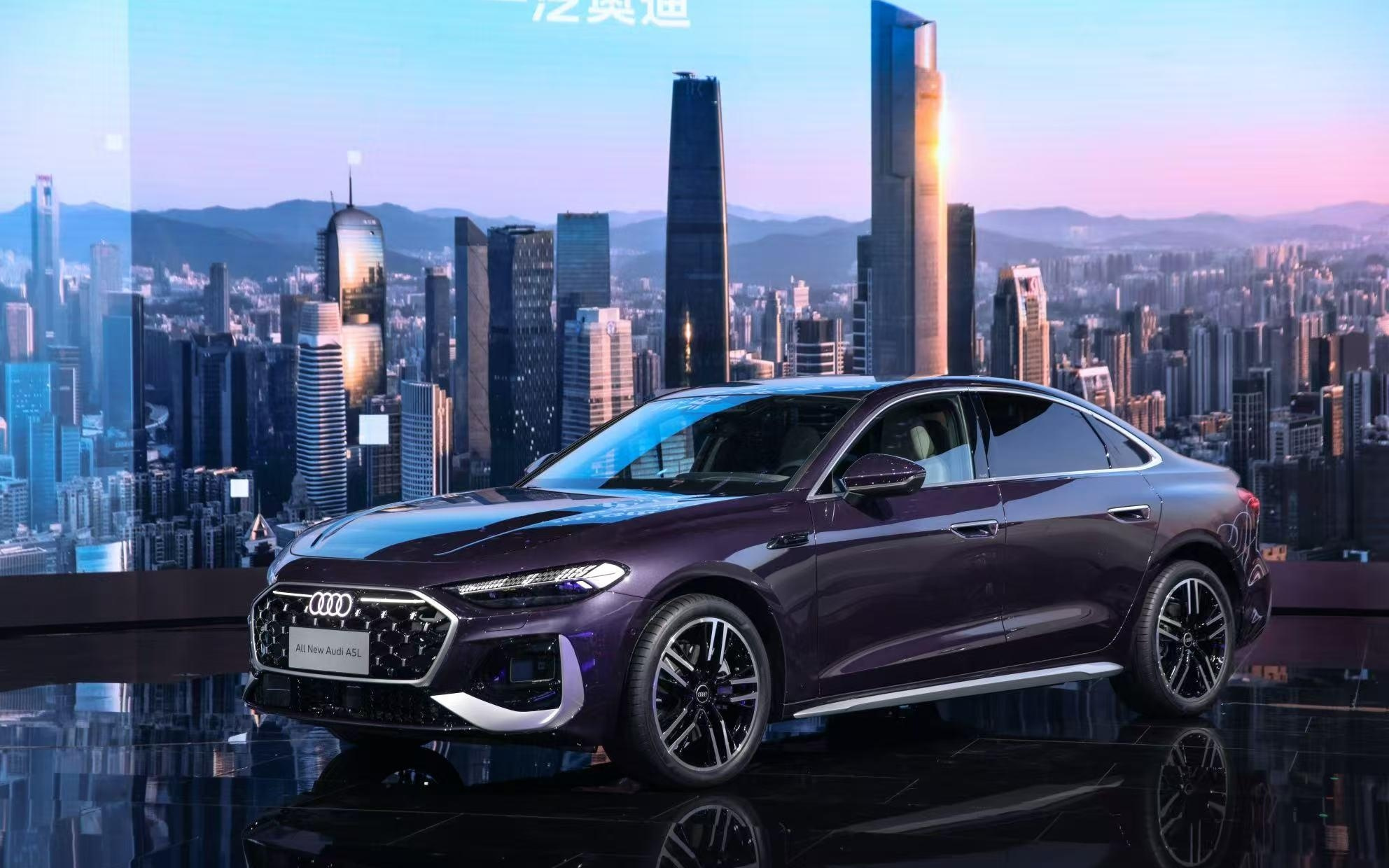 一汽奥迪携A5L乾崑智驾版、A6L e-tron等产品亮相2025广州车展