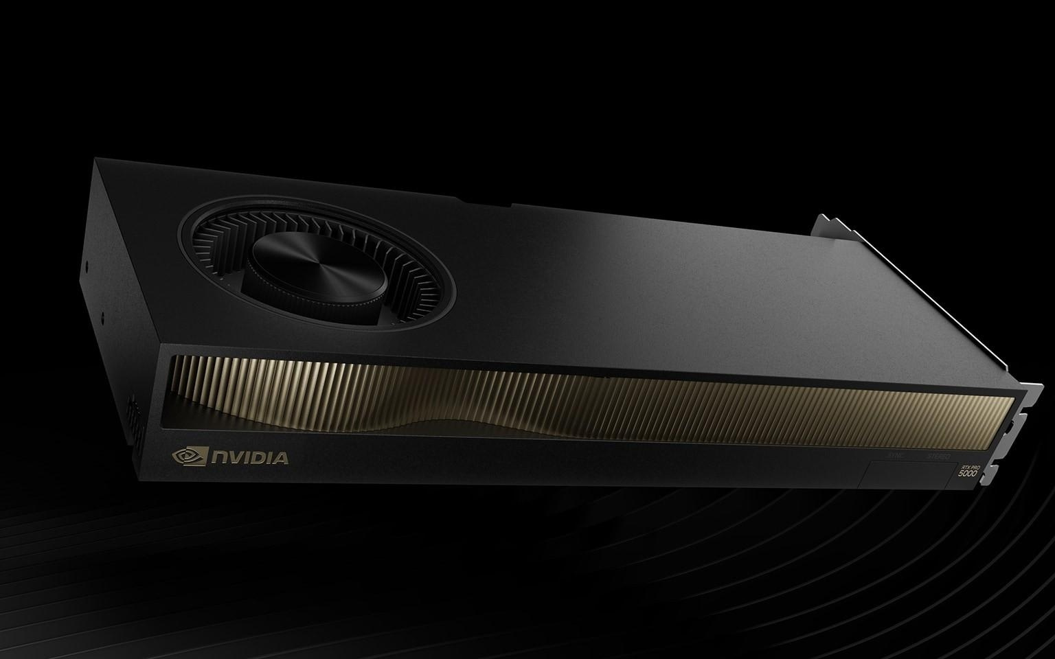 英伟达推 72GB 显存版 RTX PRO 5000 Blackwell 显卡，显存更多