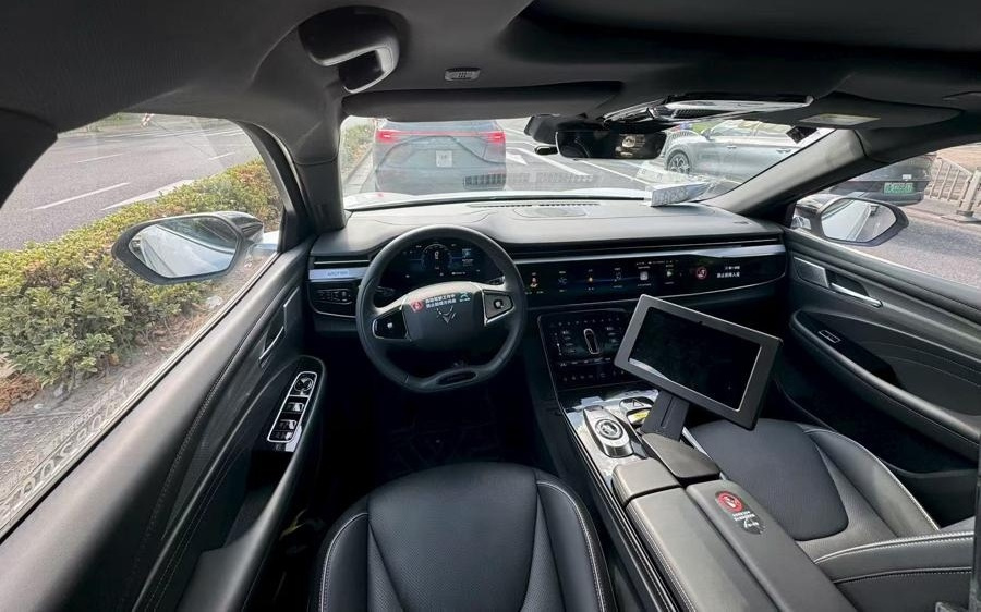 萝卜快跑浦东金桥上线，车上没有安全员！上海Robotaxi再添新选择