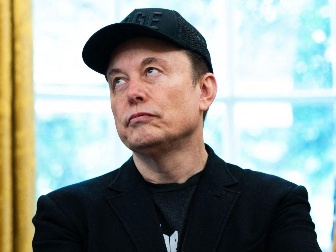 马斯克：大约 5 年内，AI 的能力将超过全人类智慧的总和