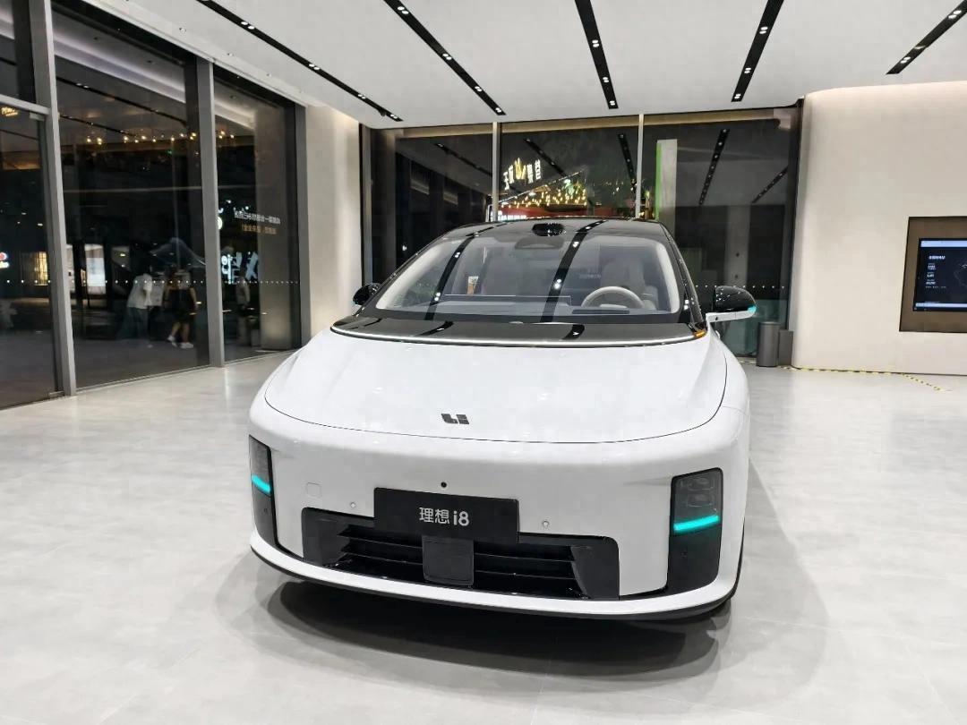 理想汽车，悬崖勒马