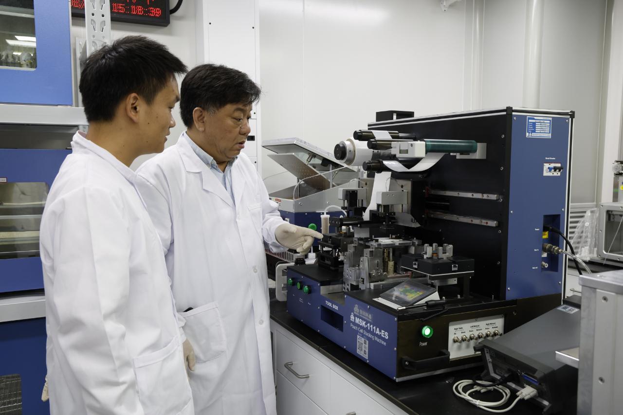 中国科学家将锂电池能量密度和续航能力提高2至3倍