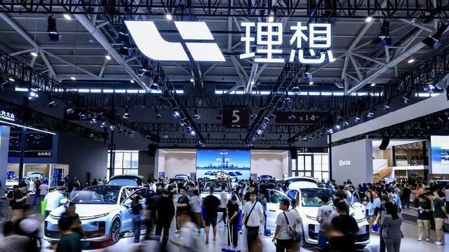 李想拯救理想