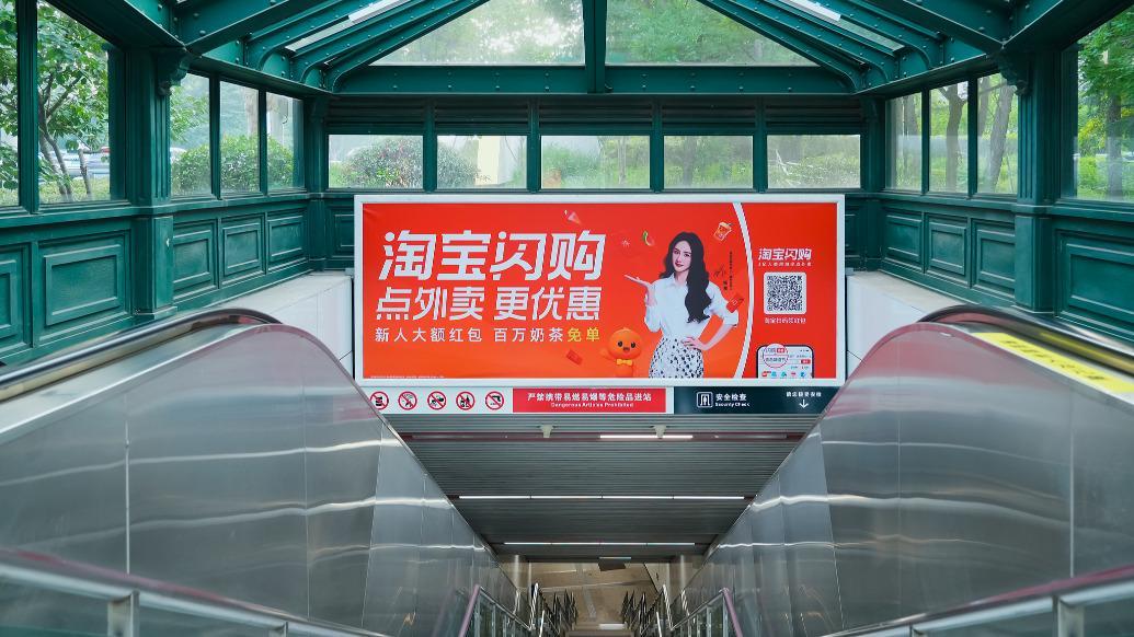 外卖大战“消耗”初显：阿里上财季净利下降18%，为何股价却大涨？