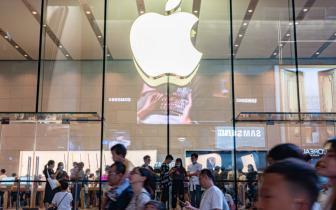 苹果被曝首款折叠iPhone出货量或达千万台，2028年将发布折叠iPad
