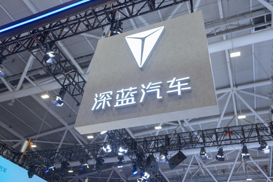荣耀前高管接掌深蓝汽车，原CEO邓承浩任董事长