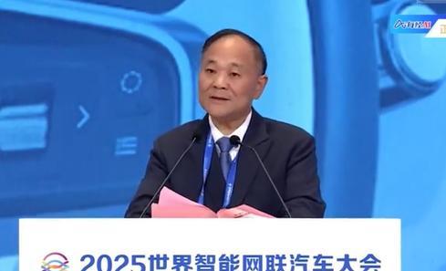 吉利李书福：“全域AI”与“天地一体”持续推动智能网联汽车进阶发展