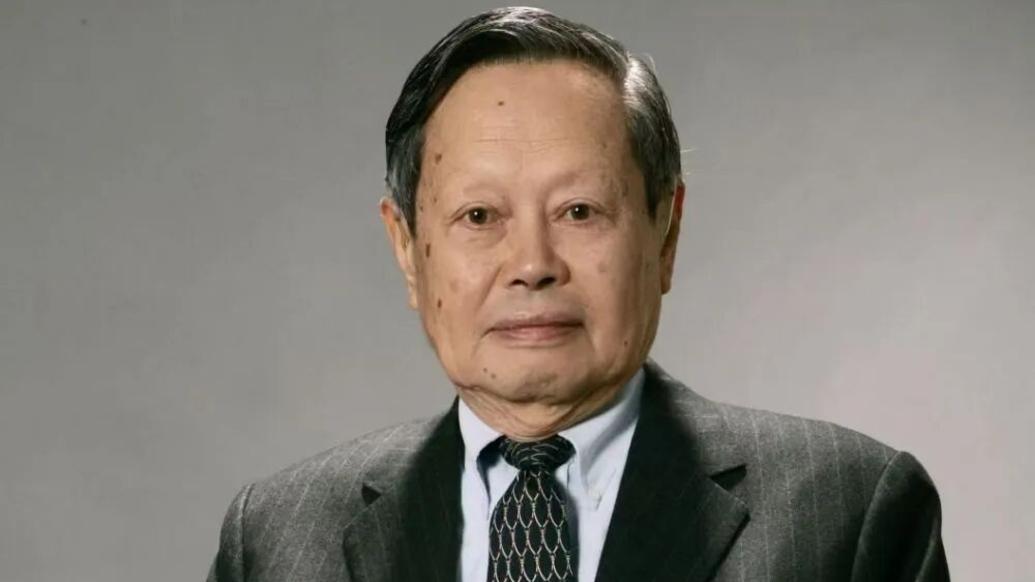 人类巨星陨落时：逝去与重生，杨振宁的三个面孔