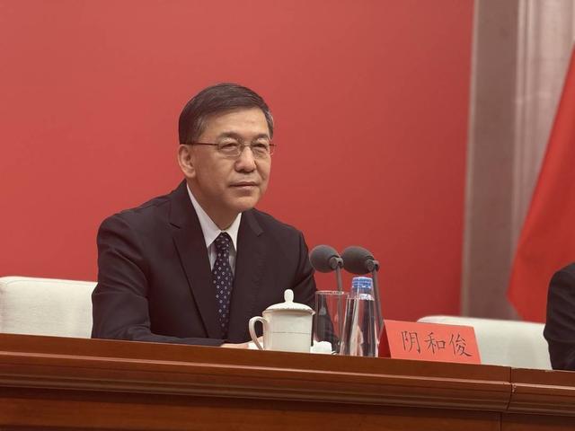 “十五五”时期我国如何发展人工智能？科技部部长阴和俊回应