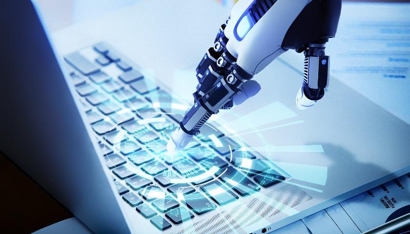 对话深演智能联合创始人谢鹏：使用智能体的企业，会打败不使用的