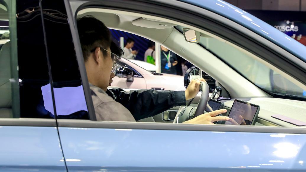 新势力10月交付再创新高：零跑突破7万辆，小鹏、蔚来超4万辆