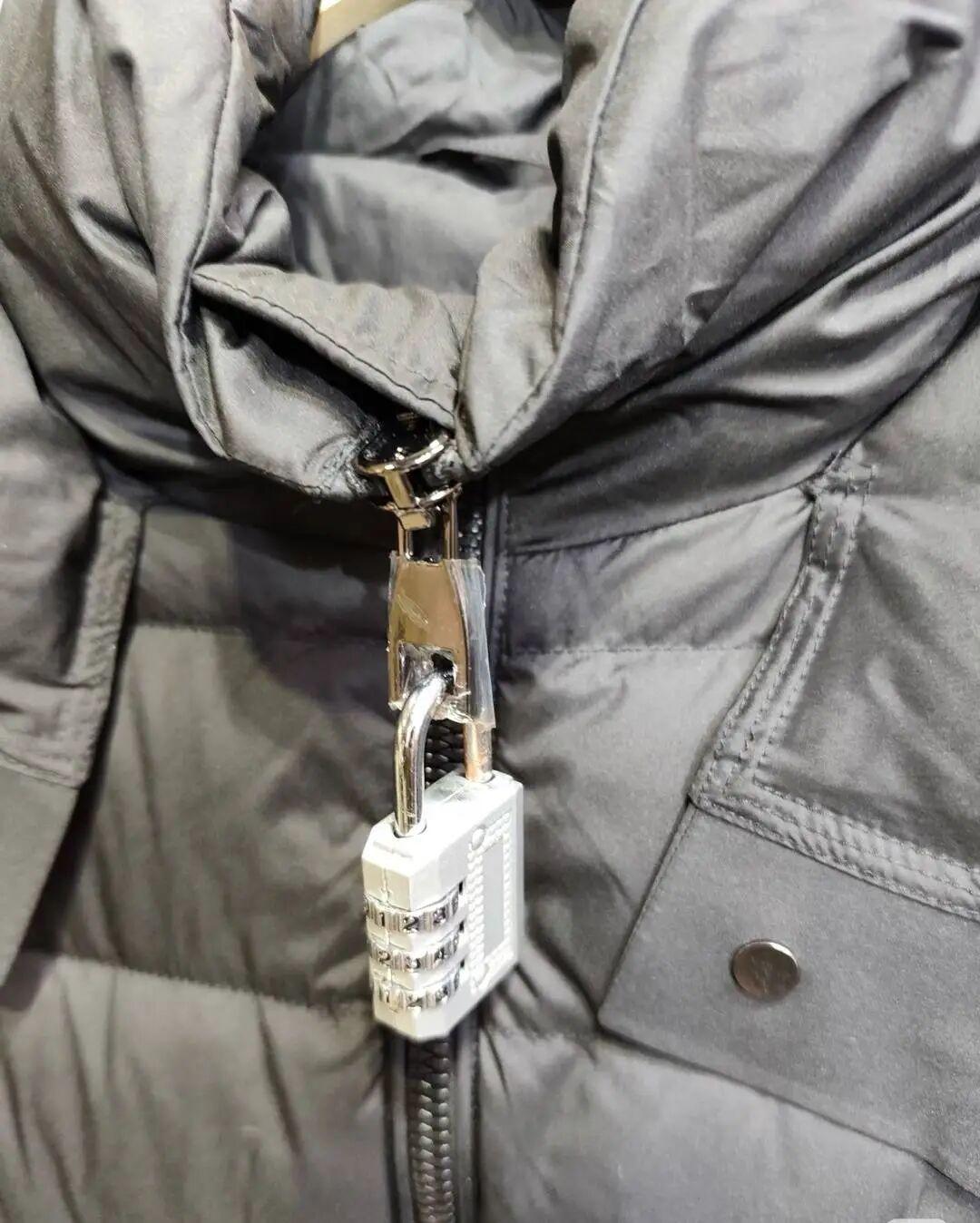 评论丨网购衣服上的“密码锁”，是商业诚信的刺眼“疤痕”